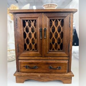 Vintage Royal Sealy musical jewelry cabinet made in Japan